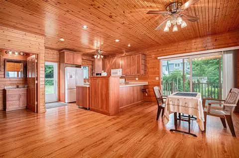 Dining - 61708 Lakeview, Cassopolis, MI 49031 photo 4 of 4