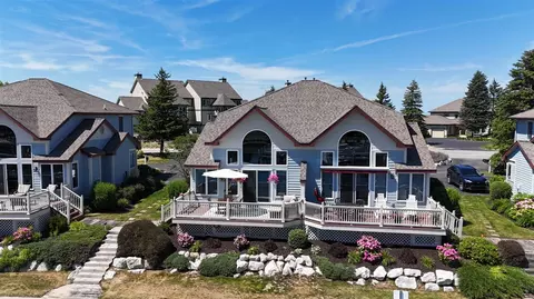 297 Lakeshore, Manistee, MI 49660