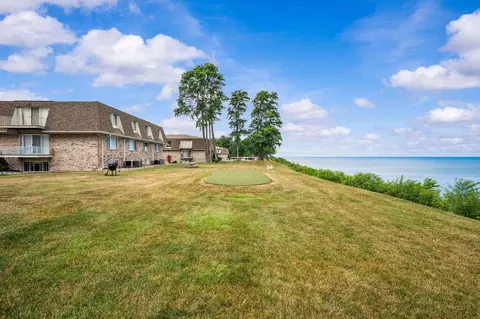 3610 Lakeshore #1C, Saint Joseph, MI 49085