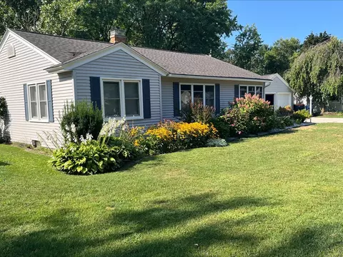 32 E 29th, Holland, MI 49423