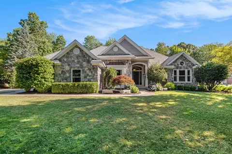2561 Hunter Grn, Grand Rapids, MI 49546
