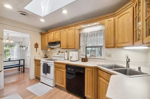 Kitchen - 1049 Orne, Jackson, MI 49203 photo 2 of 2