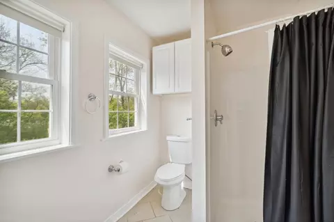 Bath - 1049 Orne, Jackson, MI 49203 photo 4 of 4