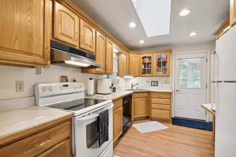 Kitchen - 1049 Orne, Jackson, MI 49203 photo 1 of 2