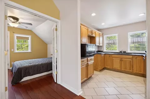 Entry Way - 1049 Orne, Jackson, MI 49203 photo 1 of 1