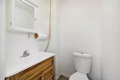 Bath - 1049 Orne, Jackson, MI 49203 photo 1 of 4