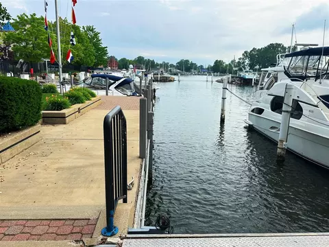 312 Water #SLIP 11, Saint Joseph, MI 49085