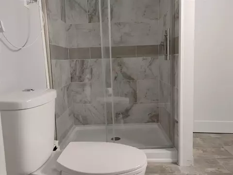 Bath - 2126 Vining, Jackson, MI 49203 photo 1 of 4