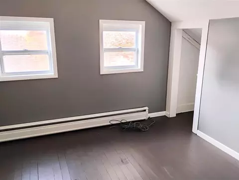 Bedroom - 2126 Vining, Jackson, MI 49203 photo 1 of 5