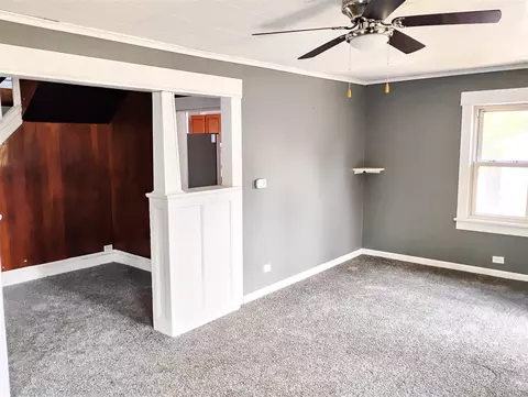 Living - 2126 Vining, Jackson, MI 49203 photo 2 of 3
