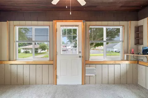 910 Bush, Jackson, MI 49202 photo 4