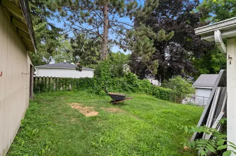 910 Bush, Jackson, MI 49202 photo 41