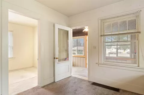910 Bush, Jackson, MI 49202 photo 8
