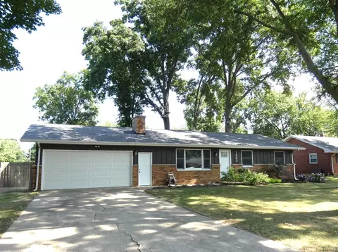 1883 N Cambridge, Saint Joseph, MI 49085