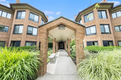 2115 Nature Cv #202, Ann Arbor, MI 48104