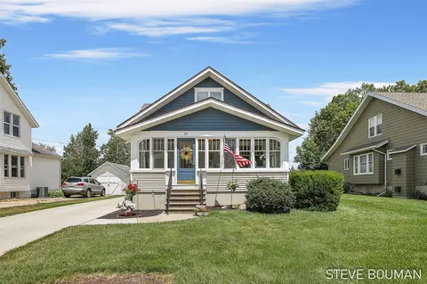 39 W Cherry, Zeeland, MI 49464