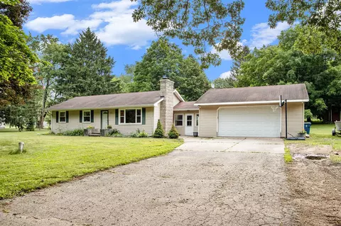 9930 N 16th, Plainwell, MI 49080