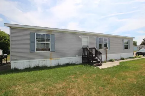 7386 Woods Edge, Belmont, MI 49306