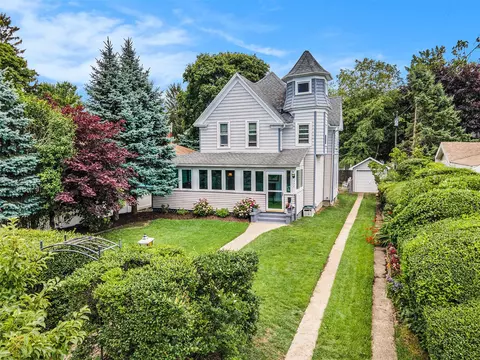 322 North Shr, South Haven, MI 49090