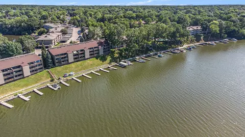 1740 Cliffs #102A, Ypsilanti, MI 48198
