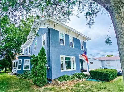 118 Maumee, Jonesville, MI 49250