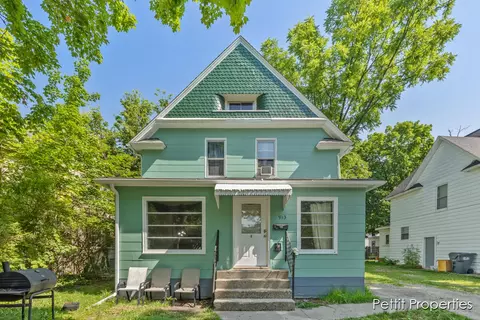 913 Egleston, Kalamazoo, MI 49001