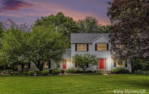 7704 Spring Pt, Rockford, MI 49341