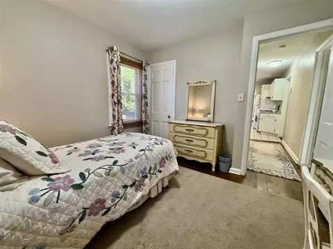Bedroom - 392 Neff, Grosse Pointe, MI 48230 photo 3 of 5