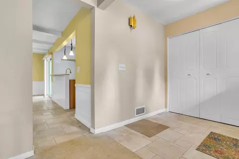 2144 Creglow, Jackson, MI 49203 photo 5