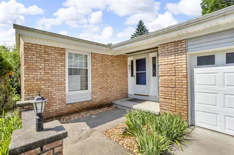 2144 Creglow, Jackson, MI 49203 photo 2