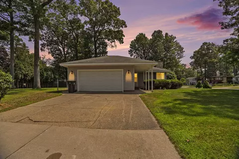 2188 Southwood, Norton Shores, MI 49441