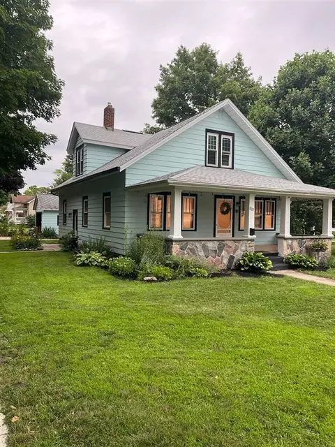 807 S Barnes, Mason, MI 48854