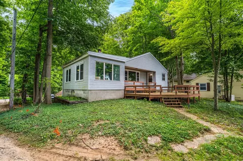 1130 Orchard Lk, South Haven, MI 49090