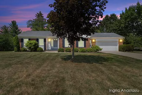 830 Greenbrier, Grand Rapids, MI 49546