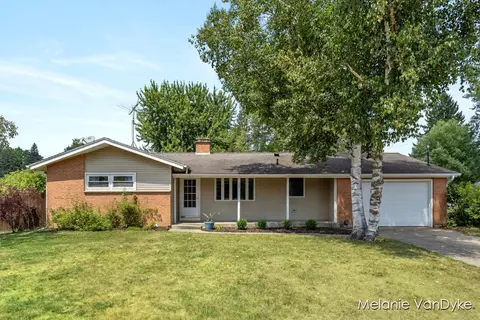 285 Jeffrey, Cedar Springs, MI 49319