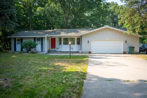 1957 E Riv, Muskegon, MI 49445