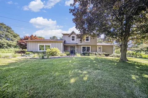 1653 W Willis, Saline, MI 48176