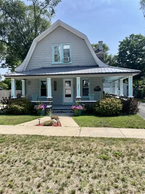 327 S Hemlock, Evart, MI 49631
