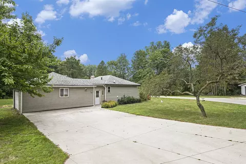 2945 W Arthur, New Era, MI 49446