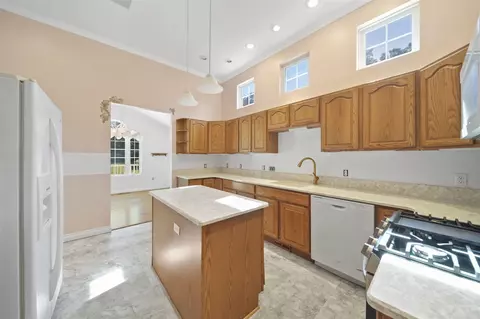 Kitchen - 2595 Lindsey, Jackson, MI 49201 photo 4 of 4