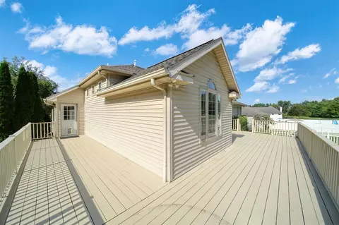 Exterior - 2595 Lindsey, Jackson, MI 49201 photo 13 of 19