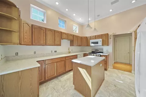 Kitchen - 2595 Lindsey, Jackson, MI 49201 photo 1 of 4
