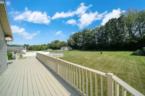 Exterior - 2595 Lindsey, Jackson, MI 49201 photo 14 of 19