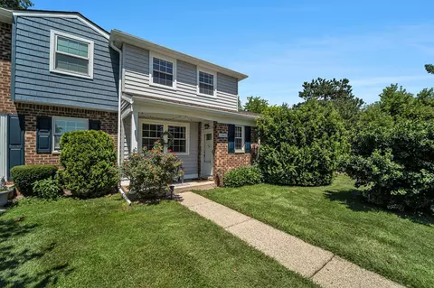 24822 Olde Orch, Novi, MI 48375