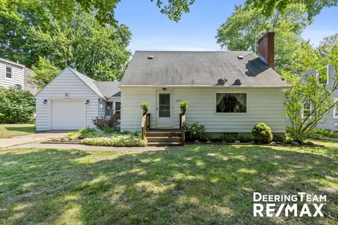 2233 Tremont, Grand Rapids, MI 49504