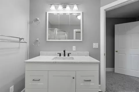 Bath - 2637 Bow, Jackson, MI 49203 photo 2 of 4