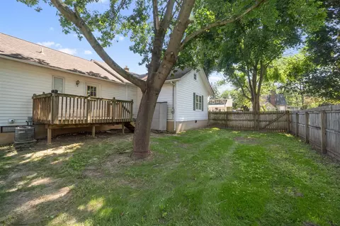 Exterior - 2637 Bow, Jackson, MI 49203 photo 12 of 16