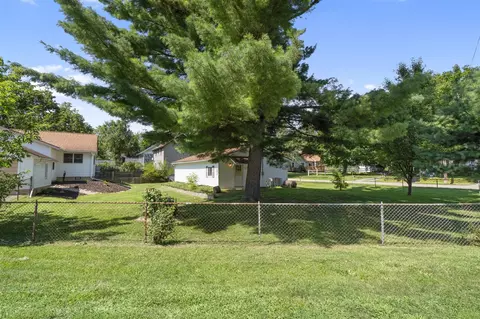 Exterior - 2637 Bow, Jackson, MI 49203 photo 6 of 16