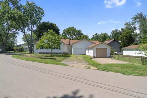 Exterior - 2637 Bow, Jackson, MI 49203 photo 3 of 16