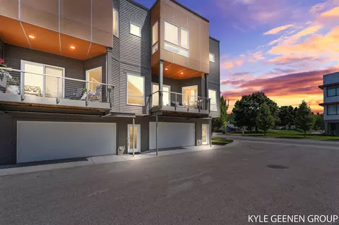 381 Macatawa #8, Holland, MI 49423